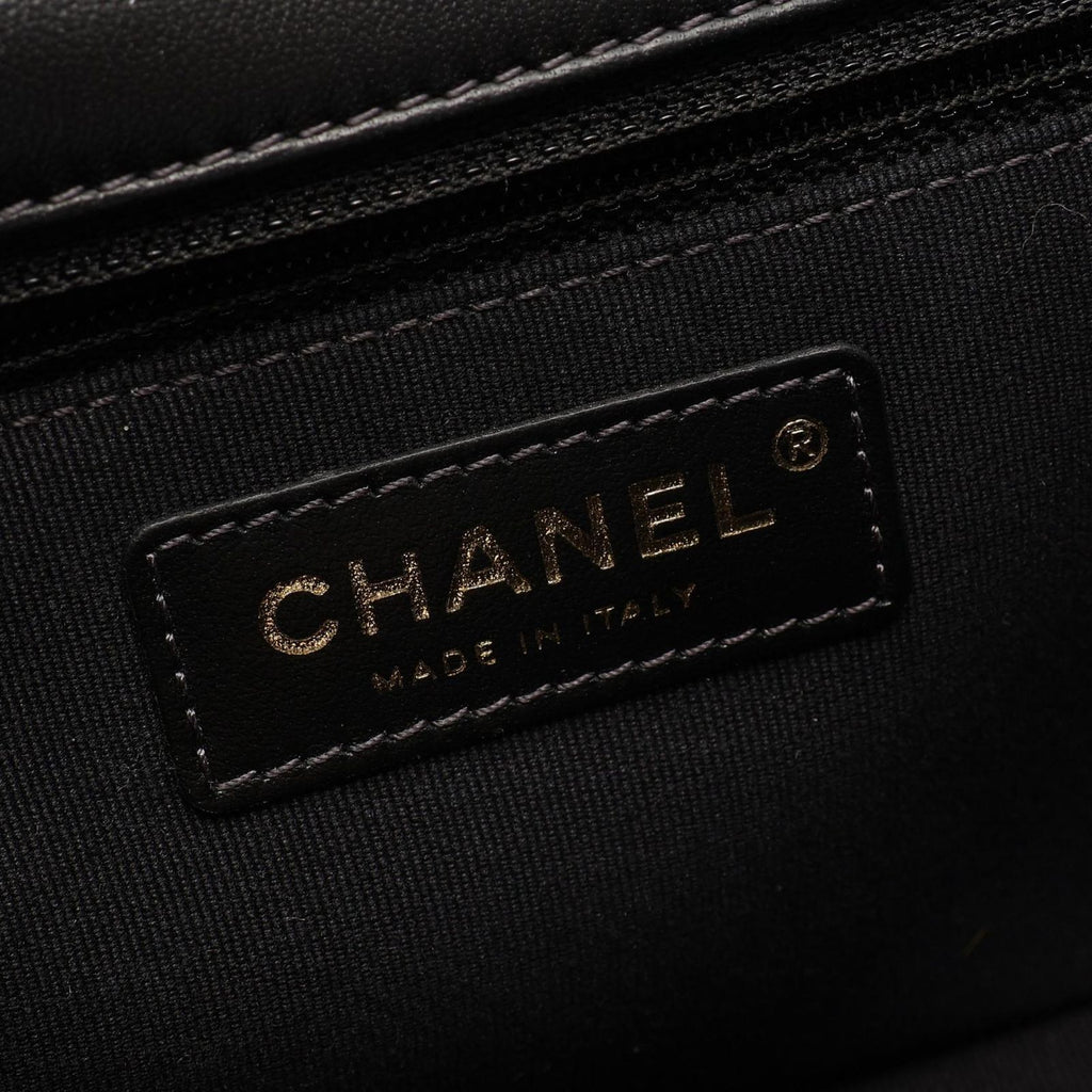 Chanel Shoulder Bag Quilted Gray Round Flap Chain — view 4