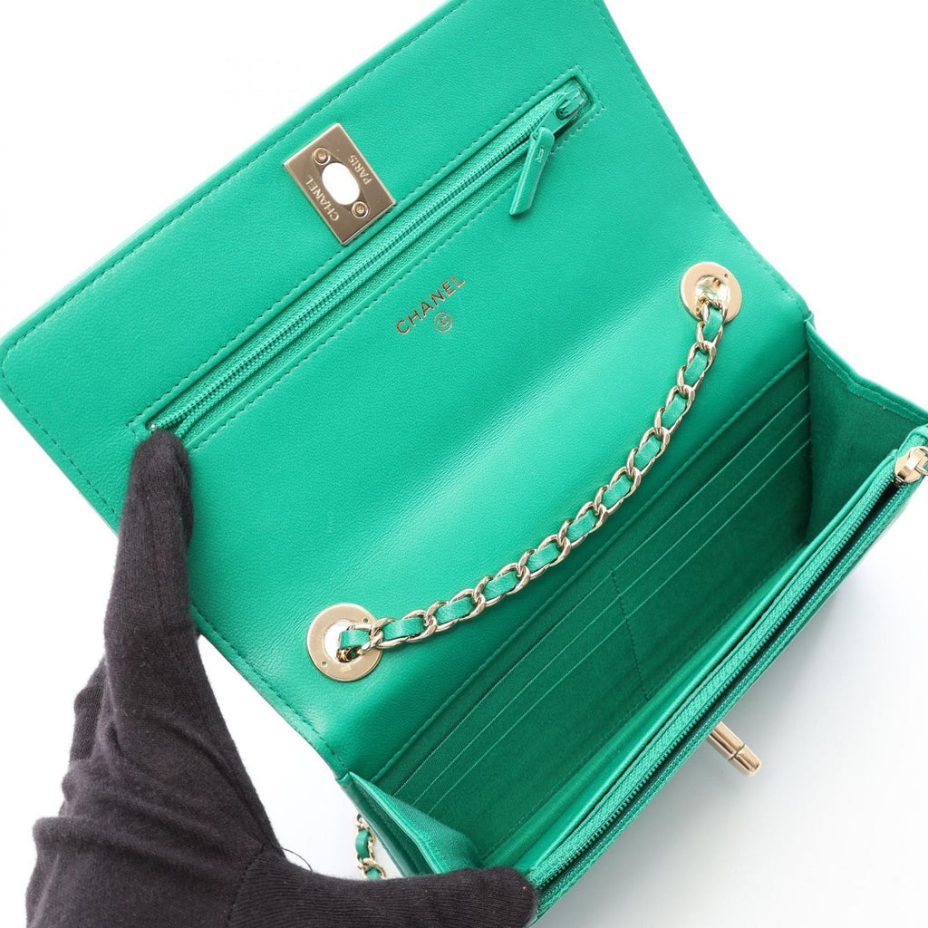 Chanel Shoulder Bag Trendy CC Quilted Green Lambskin Chain Wallet — view 3
