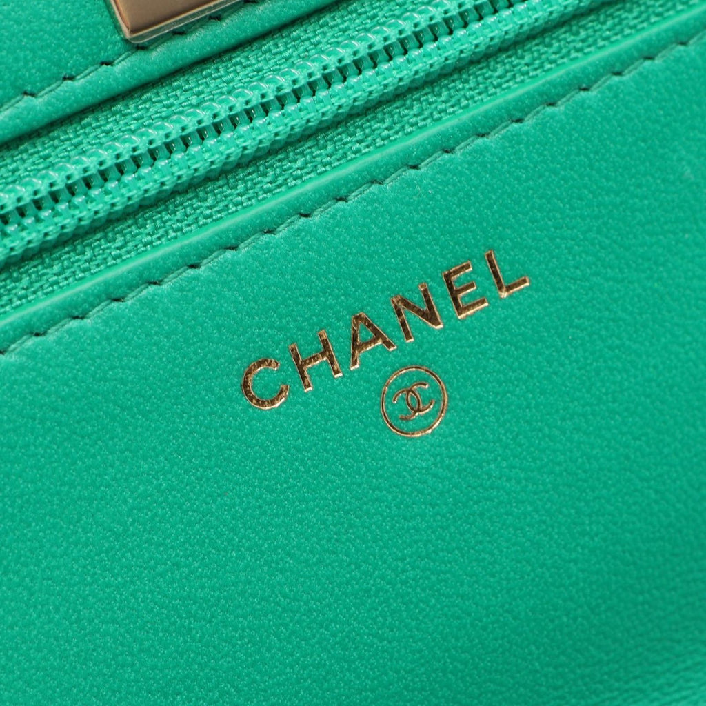 Chanel Shoulder Bag Trendy CC Quilted Green Lambskin Chain Wallet — view 4