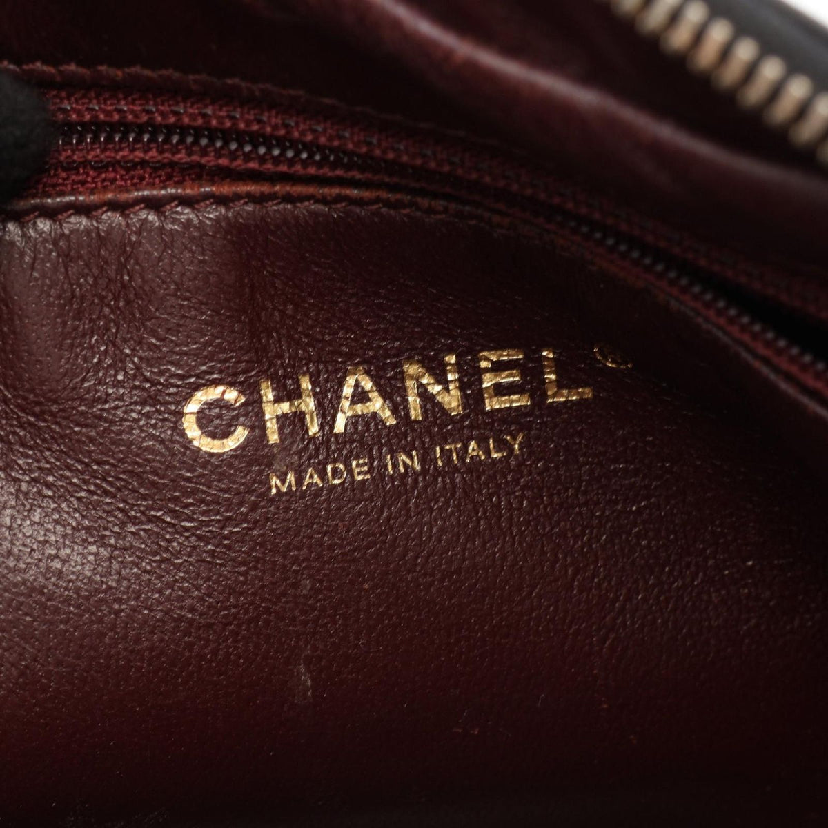 Chanel Shoulder Bag Quilted Black Lambskin Diamond Stitch CC Logo Chain — view 4