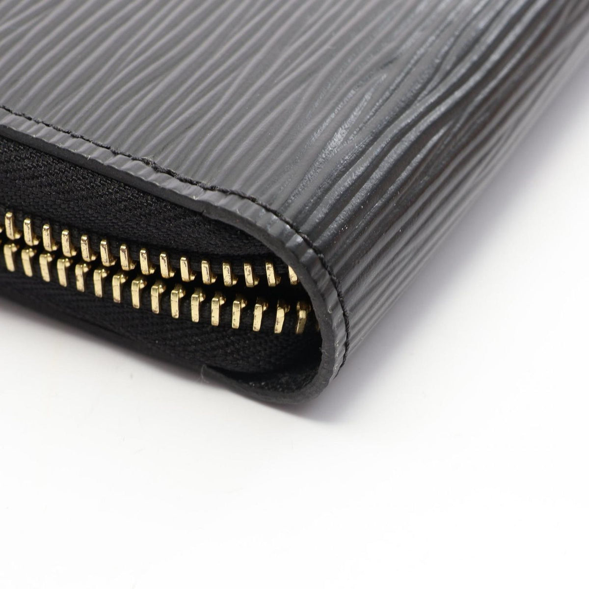 Louis Vuitton Round Wallet Zippy Epi Noir Leather — view 6