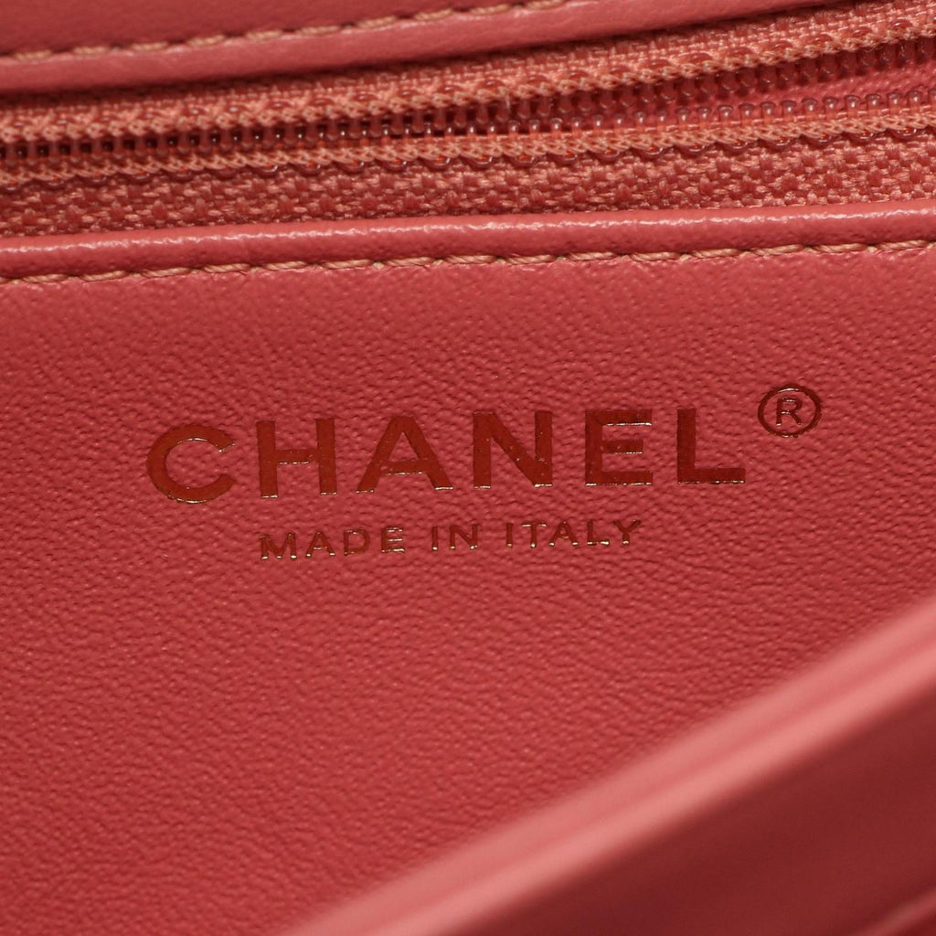 Chanel Shoulder Bag Trendy CC Pink Lambskin Chevron Flap Chain — view 4