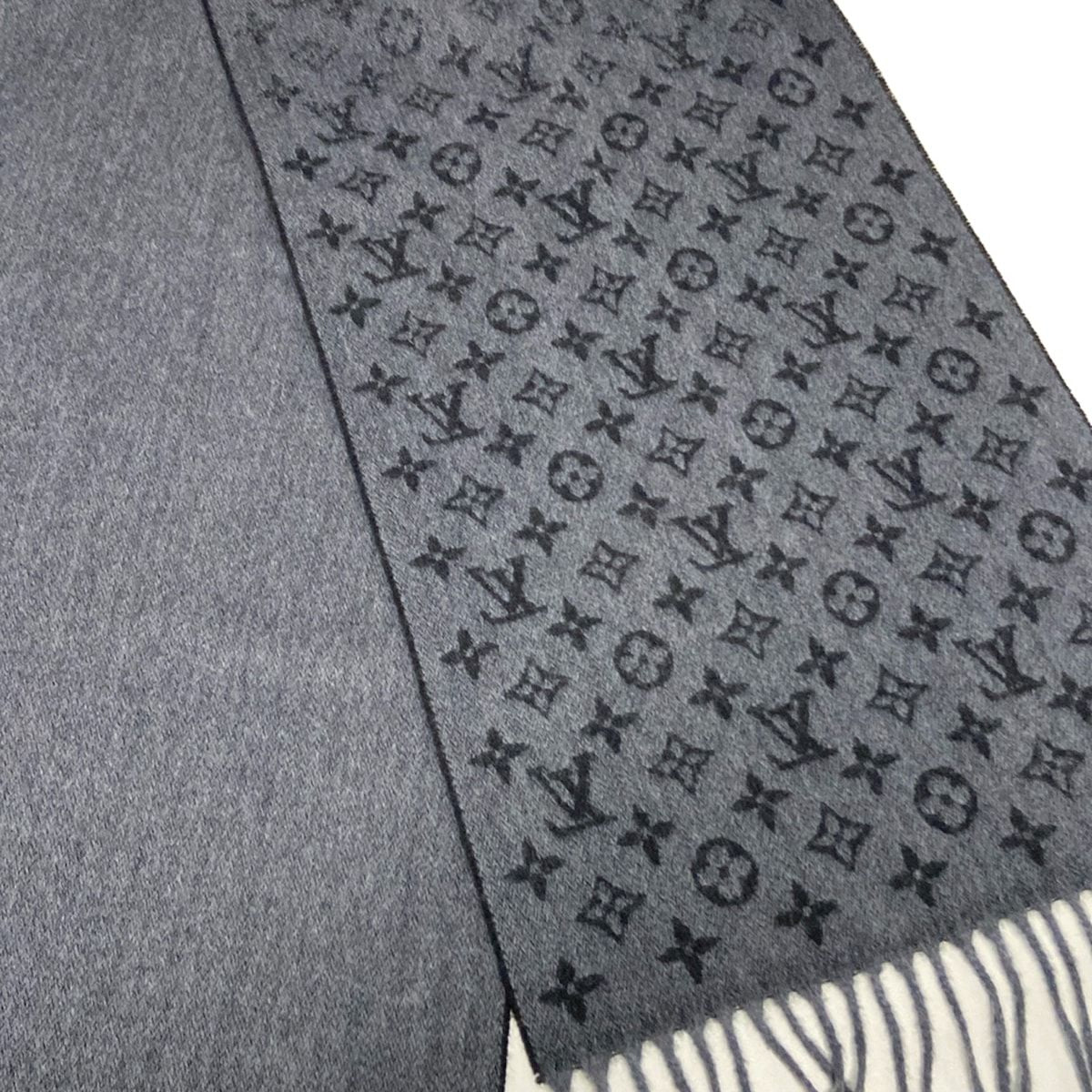 Louis Vuitton Scarf Echarpe Monogram Gradient Noir Wool Cashmere — view 3