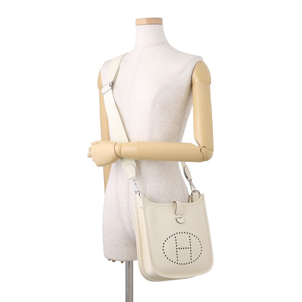 Hermes Shoulder Bag Evelyne 3 23 Cream Silver Taurillon Clemence — view 4