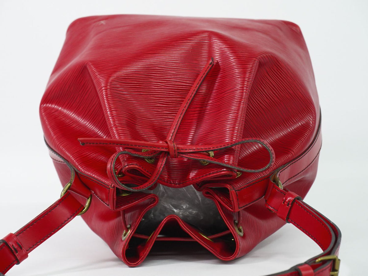 Louis Vuitton LV Petit Noe Epi Leather Shoulder Bag Red — view 5