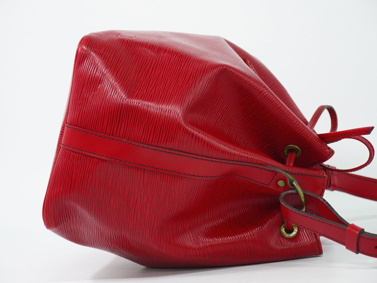 Louis Vuitton LV Petit Noe Epi Leather Shoulder Bag Red — view 4