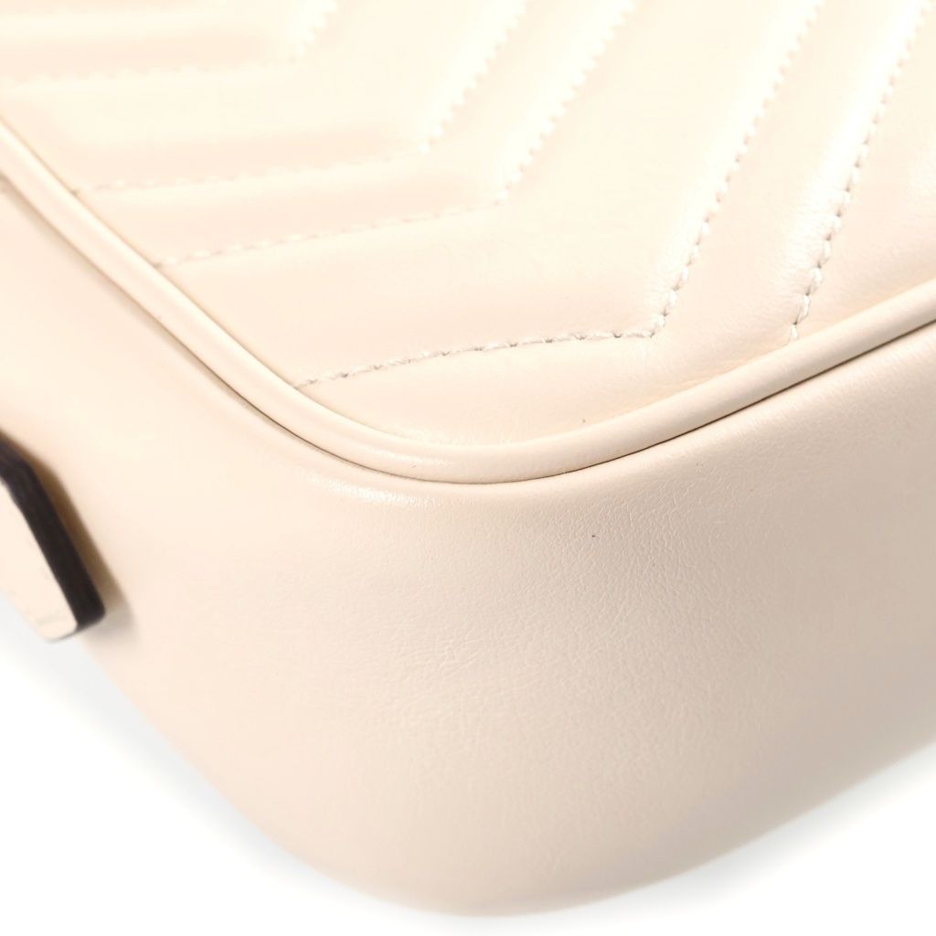Gucci Shoulder Bag White Leather with GG Marmont Chain — view 5