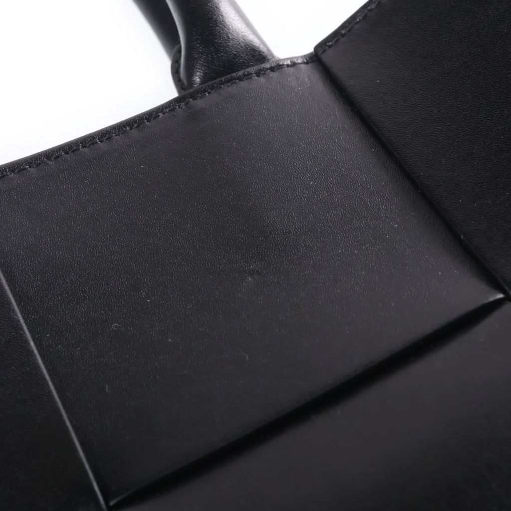 Bottega Veneta Arco Small Calfskin Leather Tote Bag Black — view 6