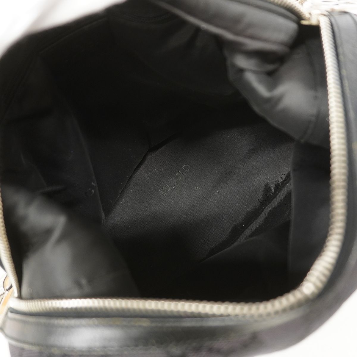 Gucci Shoulder Bag GG Canvas Black Silver — view 4