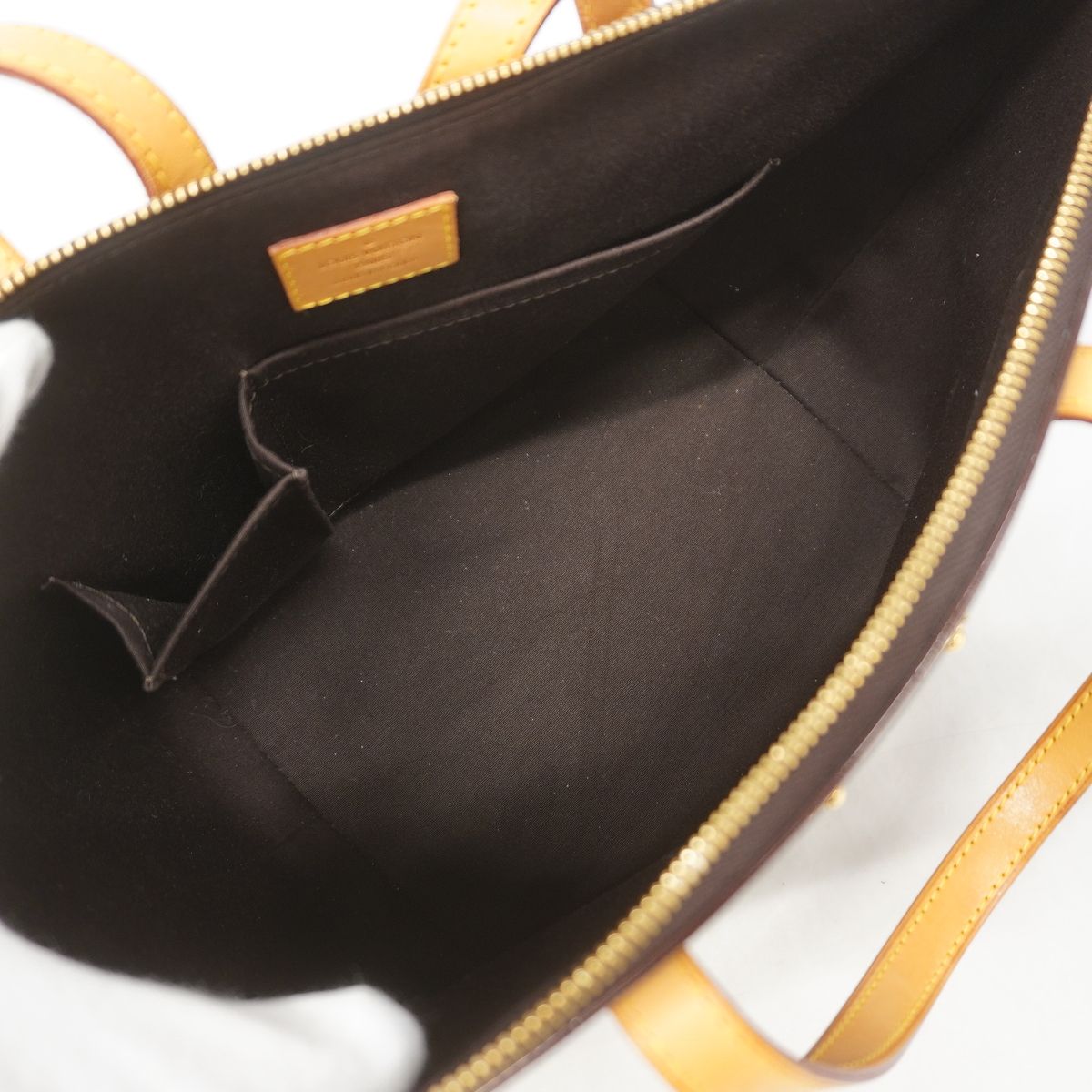 Louis Vuitton Handbag Vernis Bellevue PM Amarante — view 4