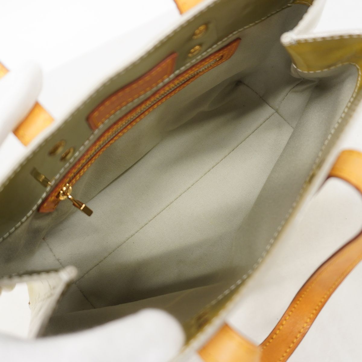 Louis Vuitton Handbag Vernis Reade PM Gray — view 4