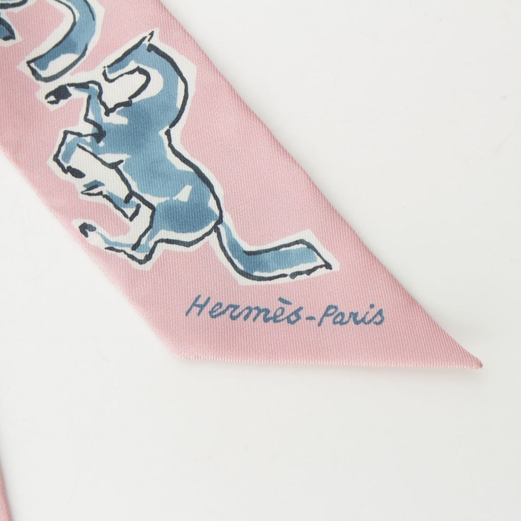 Hermes Twilly Freedom Horse Chevaux en Liberte Silk Scarf View Rose Blue Blanc — view 3