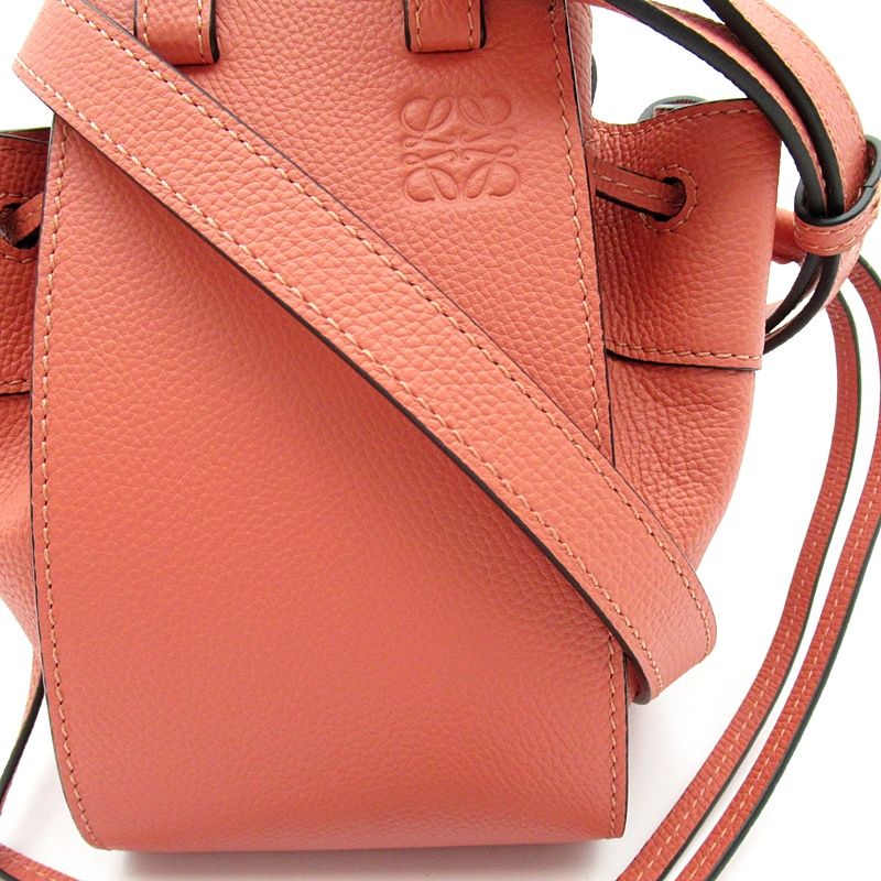 Loewe Hammock Drawstring Mini 314.12 Classic Calfskin Shoulder Bag Pink — view 2