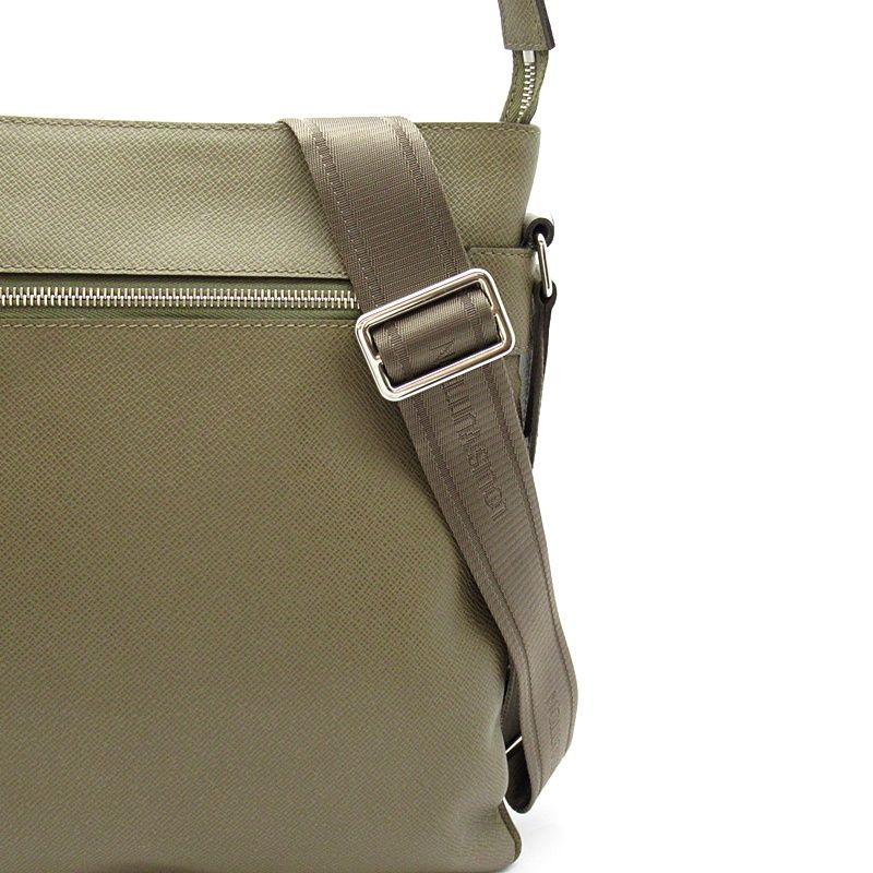 Louis Vuitton Sacha Taiga Shoulder Bag Polaire — view 2