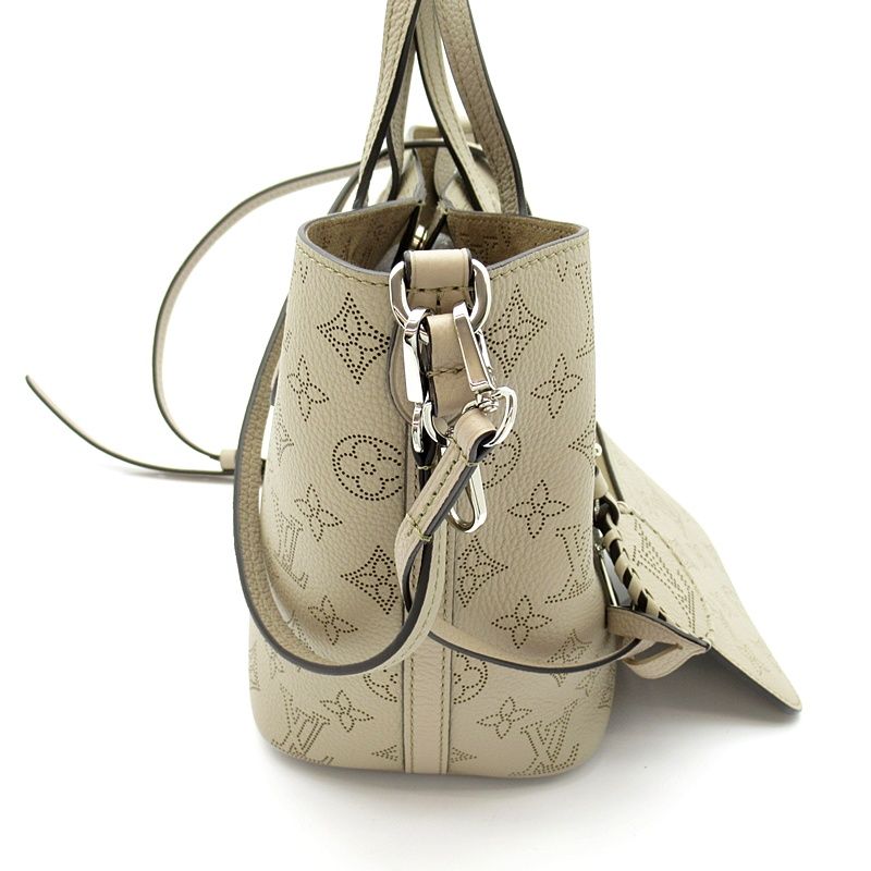 Louis Vuitton Blossom PM Mahina Handbag Galet — view 5