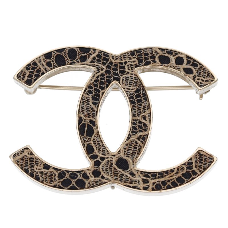 Chanel CC Logo Brooch Lace — view 2