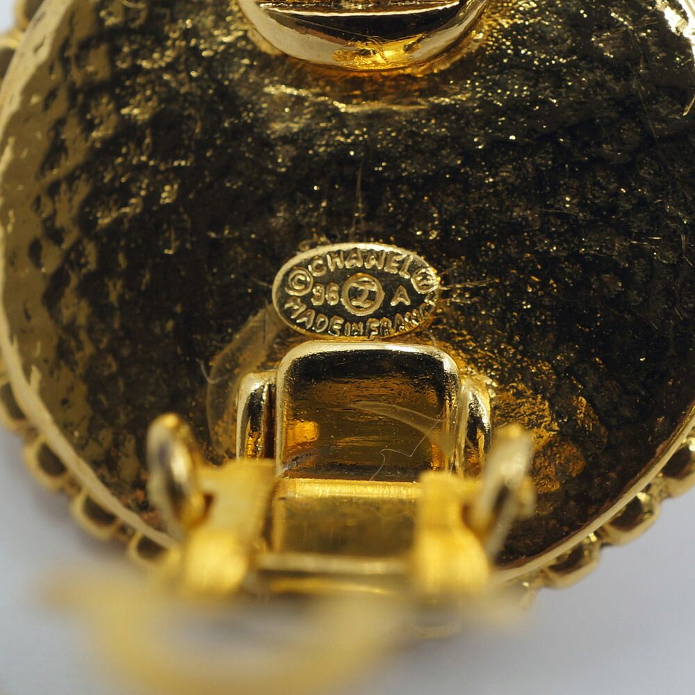 Chanel CC Logo Gripoix Earrings Gold Red — view 3