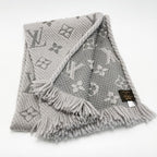 Louis Vuitton Logomania Scarf Gray Perlee Wool 94% Silk — view 2