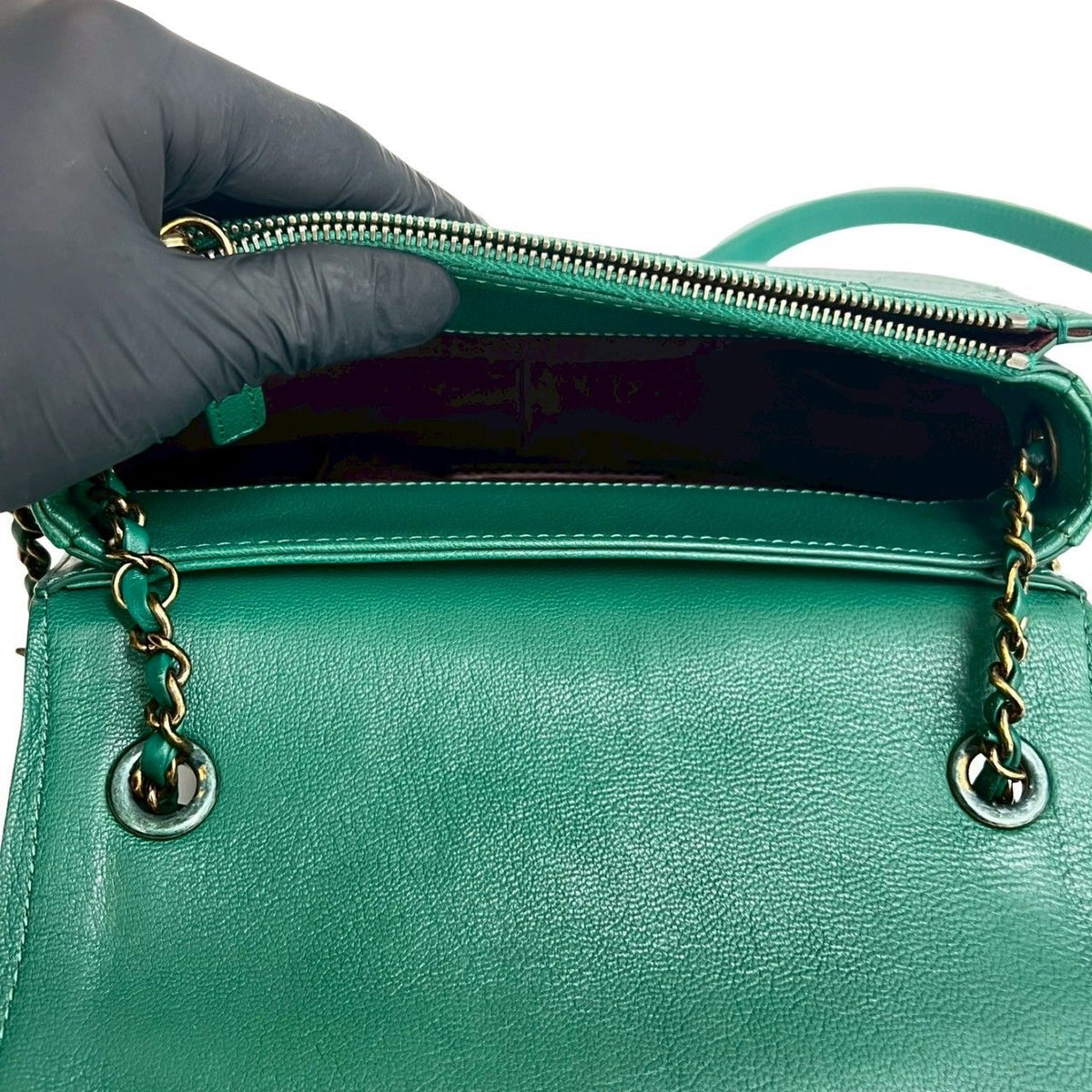 Chanel Coco Curve Jumbo CC Logo Calf Leather Chain Shoulder Bag Green — view 7
