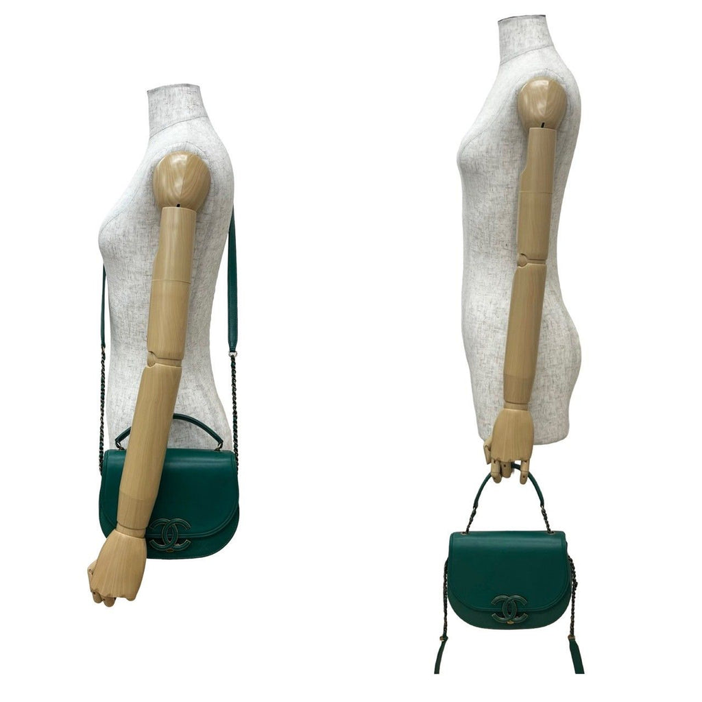 Chanel Coco Curve Jumbo CC Logo Calf Leather Chain Shoulder Bag Green — view 2