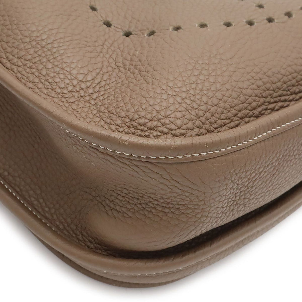 Hermes Evelyne 3 III GM Shoulder Bag Crossbody Togo Leather Etoupe Greige — view 3