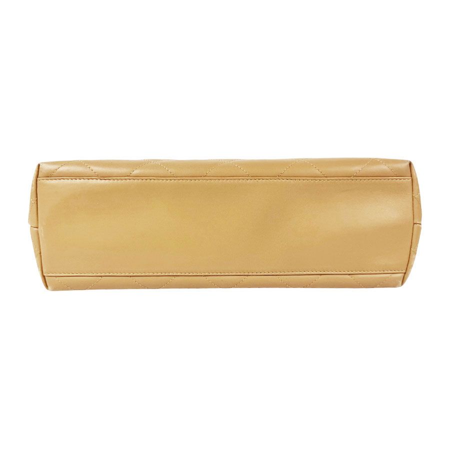Chanel Handbag Beige — view 4