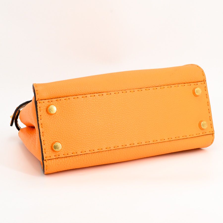 Fendi Shoulder Bag Peekaboo Iconic Essential — view 5