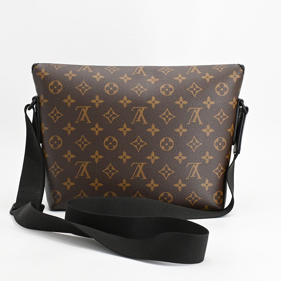 Louis Vuitton Shoulder Bag Magnetic Messenger — view 3