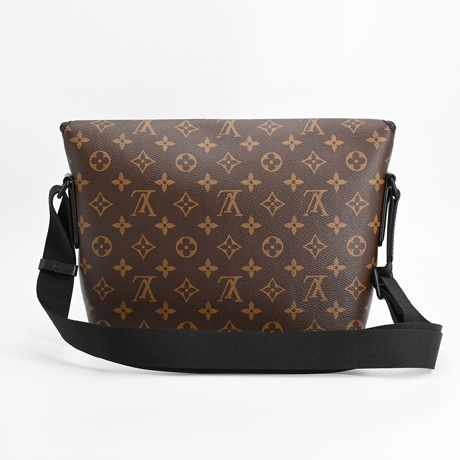 Louis Vuitton Shoulder Bag Magnetic Messenger — view 3