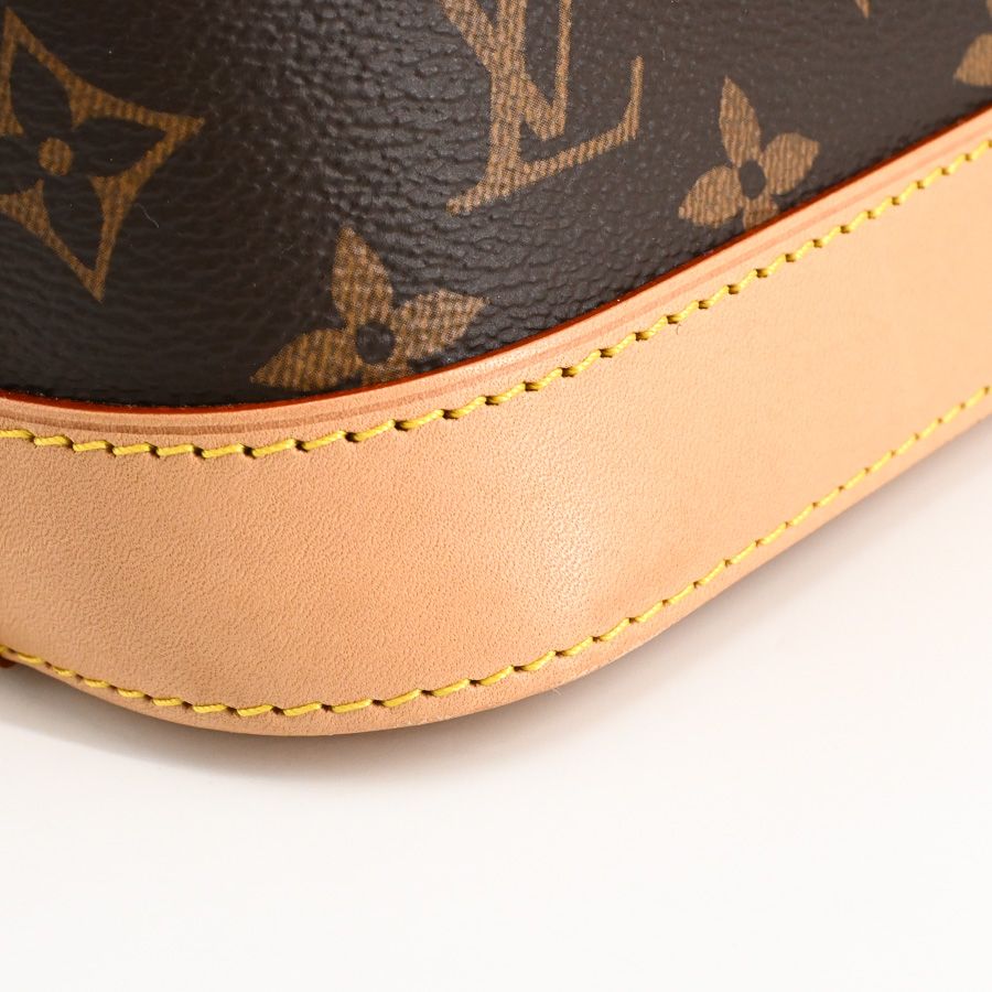 Louis Vuitton Handbag Alma BB — view 7