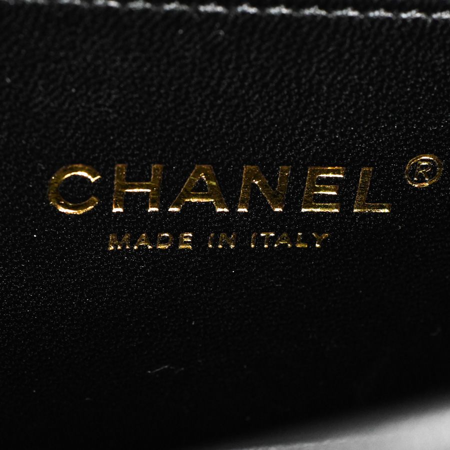Chanel Shoulder Bag Boy Small — view 6