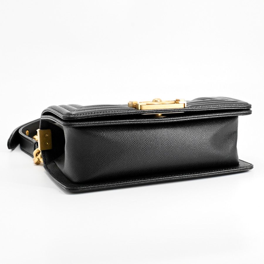 Chanel Shoulder Bag Boy Small — view 5