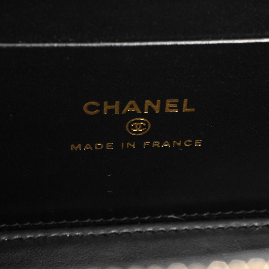 Chanel Shoulder Bag Vanity Case — view 6