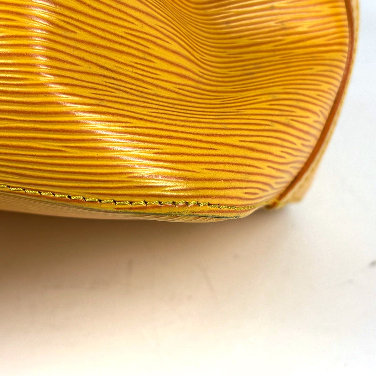 Louis Vuitton Shoulder Bag Drawstring Epi Tassili Yellow — view 3