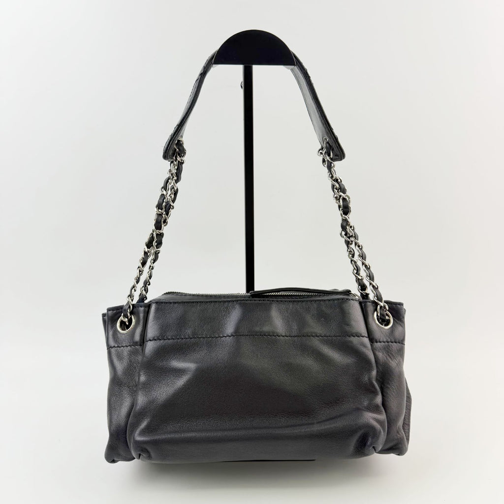 Chanel Quilted CC Logo Gathered Chain Shoulder Bag Leather Black Silver Seal — view 3