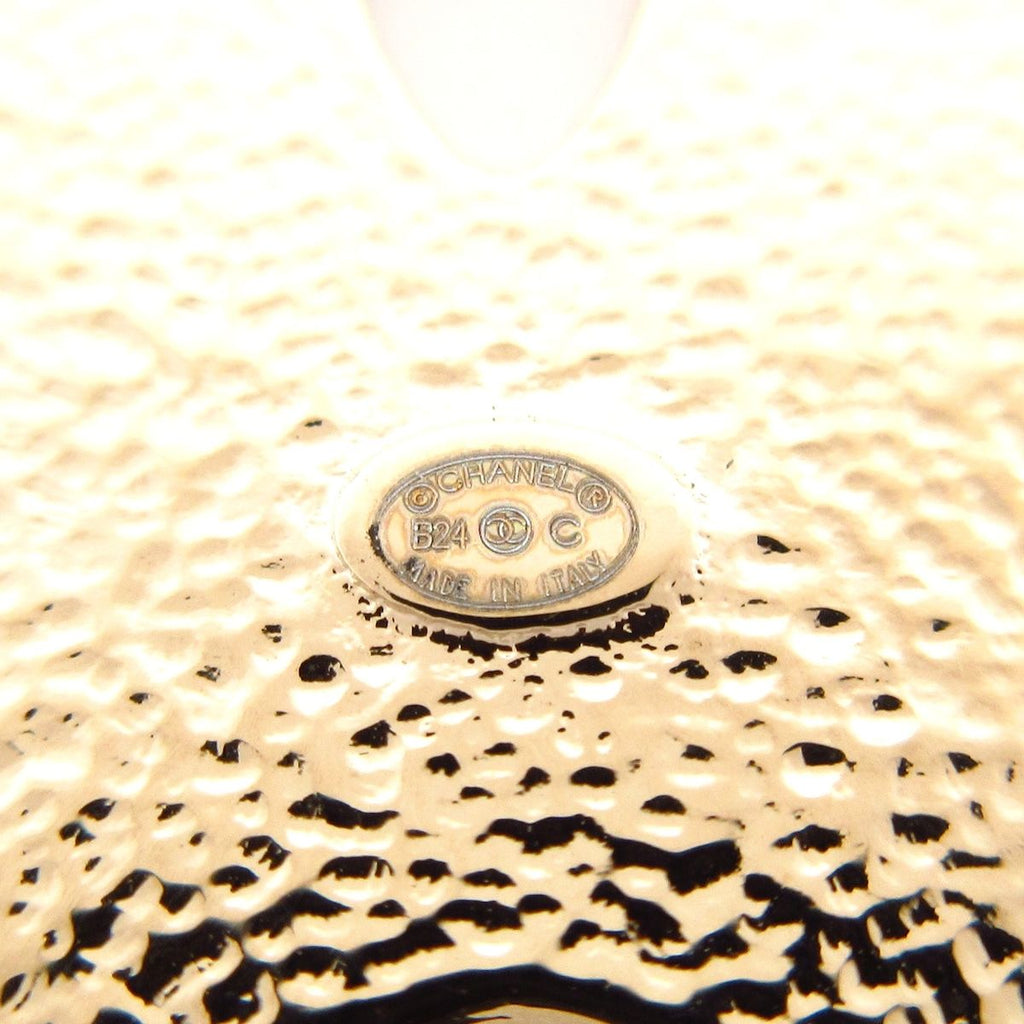 Chanel Brooch CC Logo Gold White — view 3