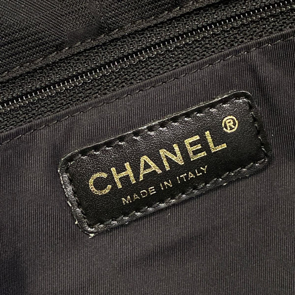 Chanel Shoulder Bag New Travel Line Black Gold Leather — view 8