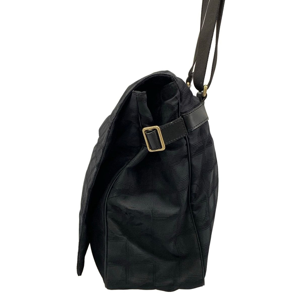 Chanel Shoulder Bag New Travel Line Black Gold Leather — view 4
