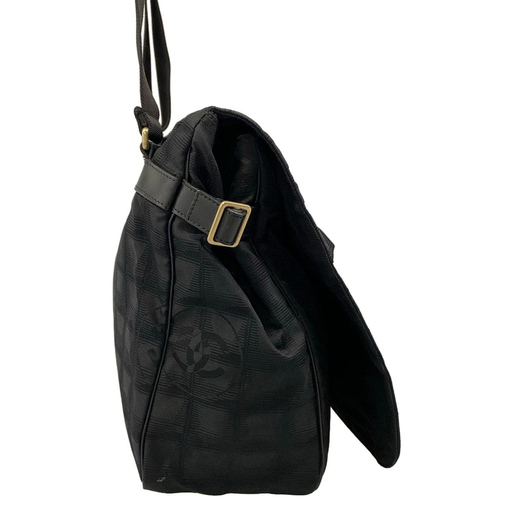 Chanel Shoulder Bag New Travel Line Black Gold Leather — view 2
