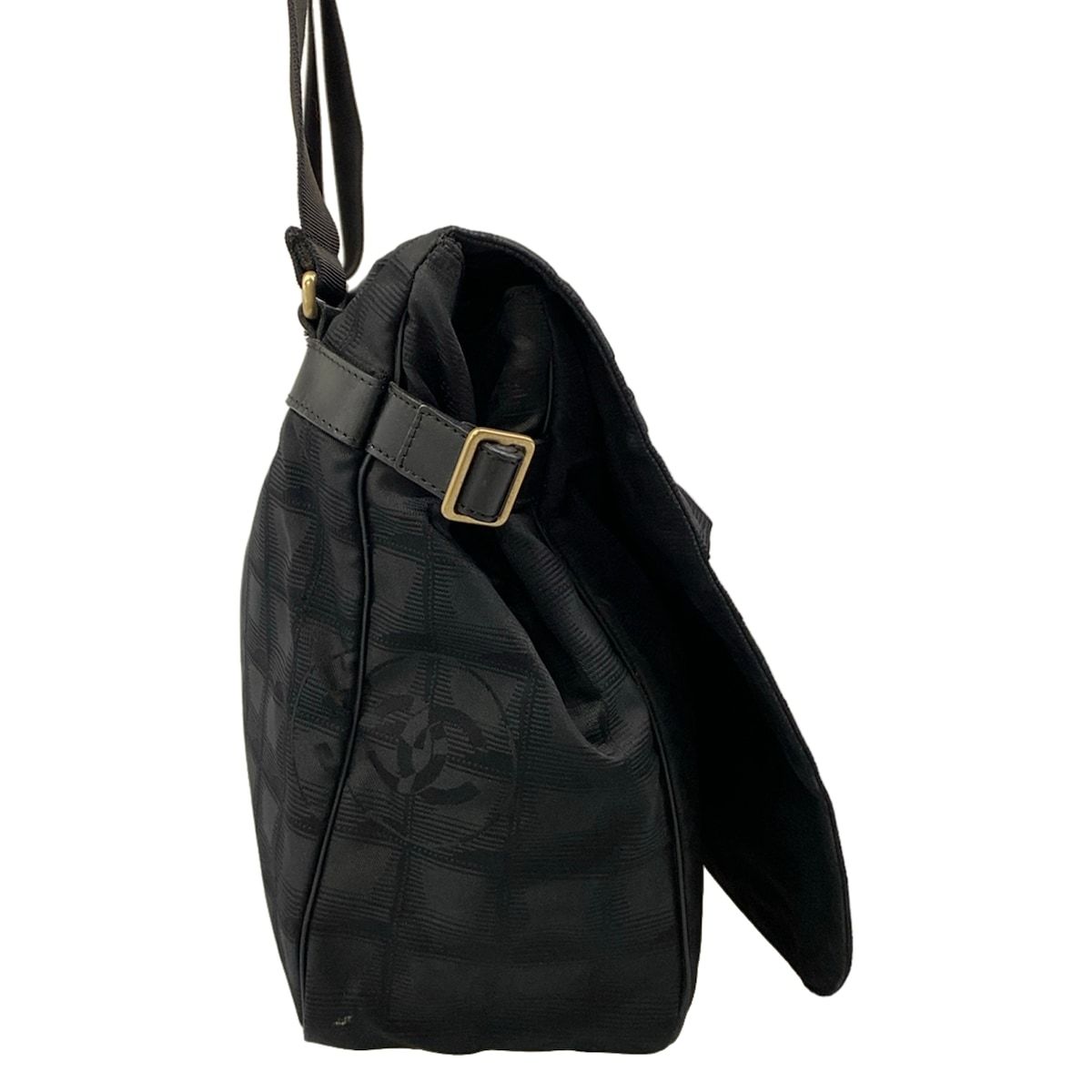 Chanel Shoulder Bag New Travel Line Black Gold Leather — view 2