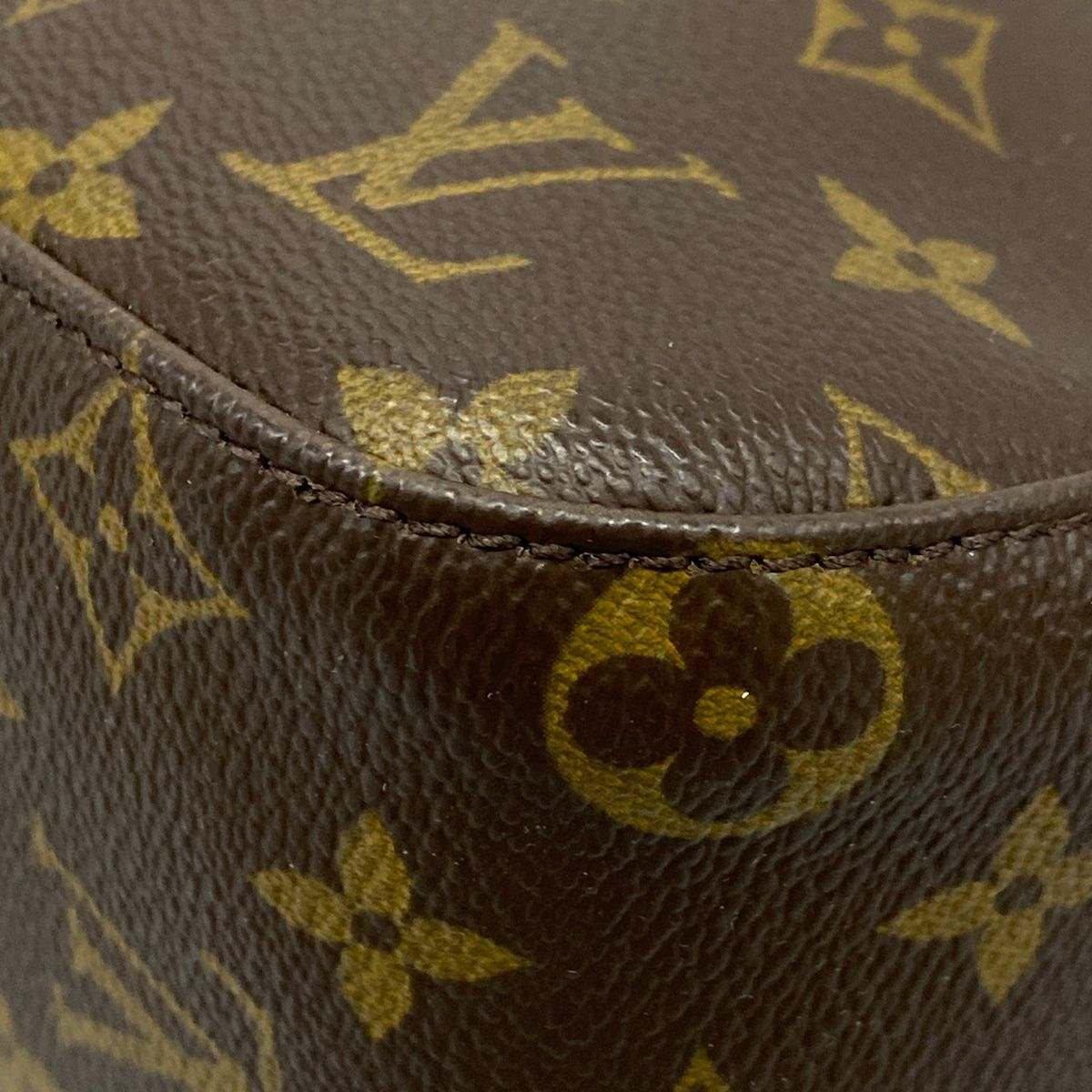 Louis Vuitton Shoulder Bag Monogram Looping MM — view 7