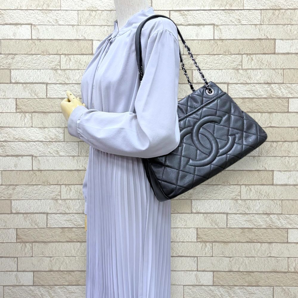 Chanel CC Logo Quilted Tote Bag Caviar Leather Black — view 2