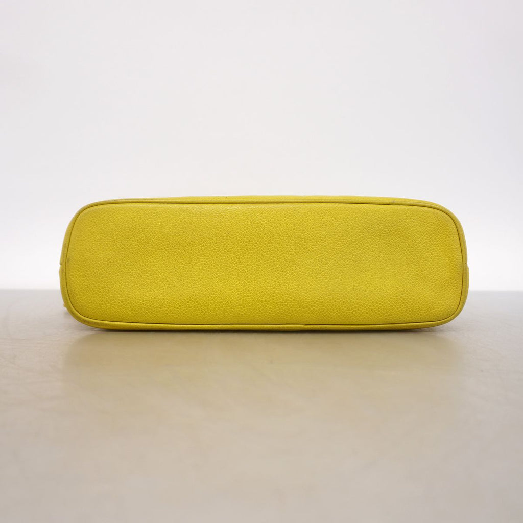 Chanel Shoulder Bag Caviar Leather Lime Yellow Gold — view 3