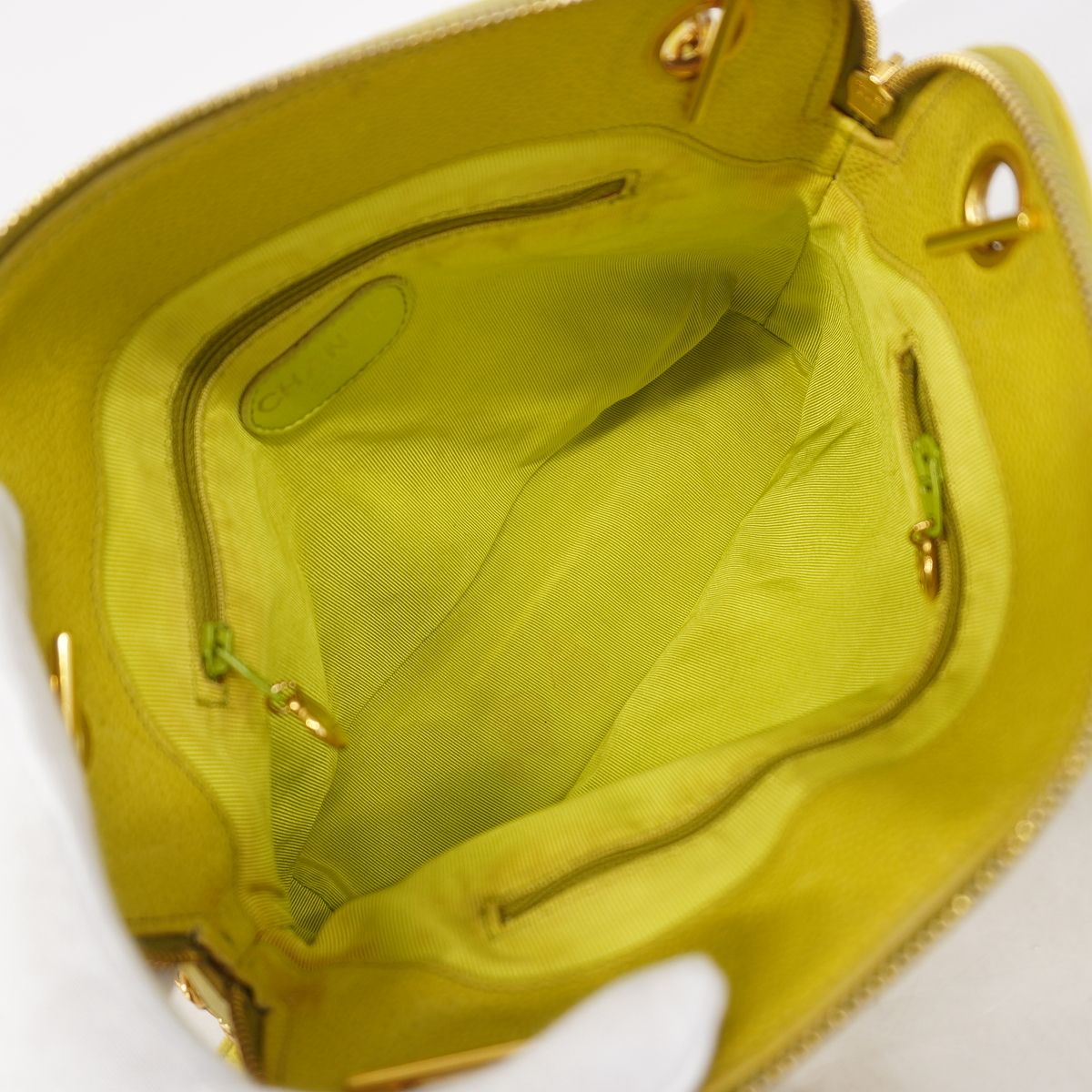 Chanel Shoulder Bag Caviar Leather Lime Yellow Gold — view 4