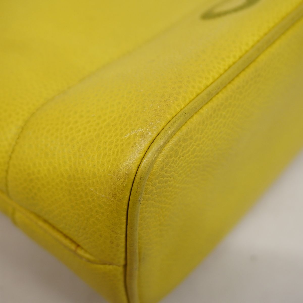 Chanel Shoulder Bag Caviar Leather Lime Yellow Gold — view 6