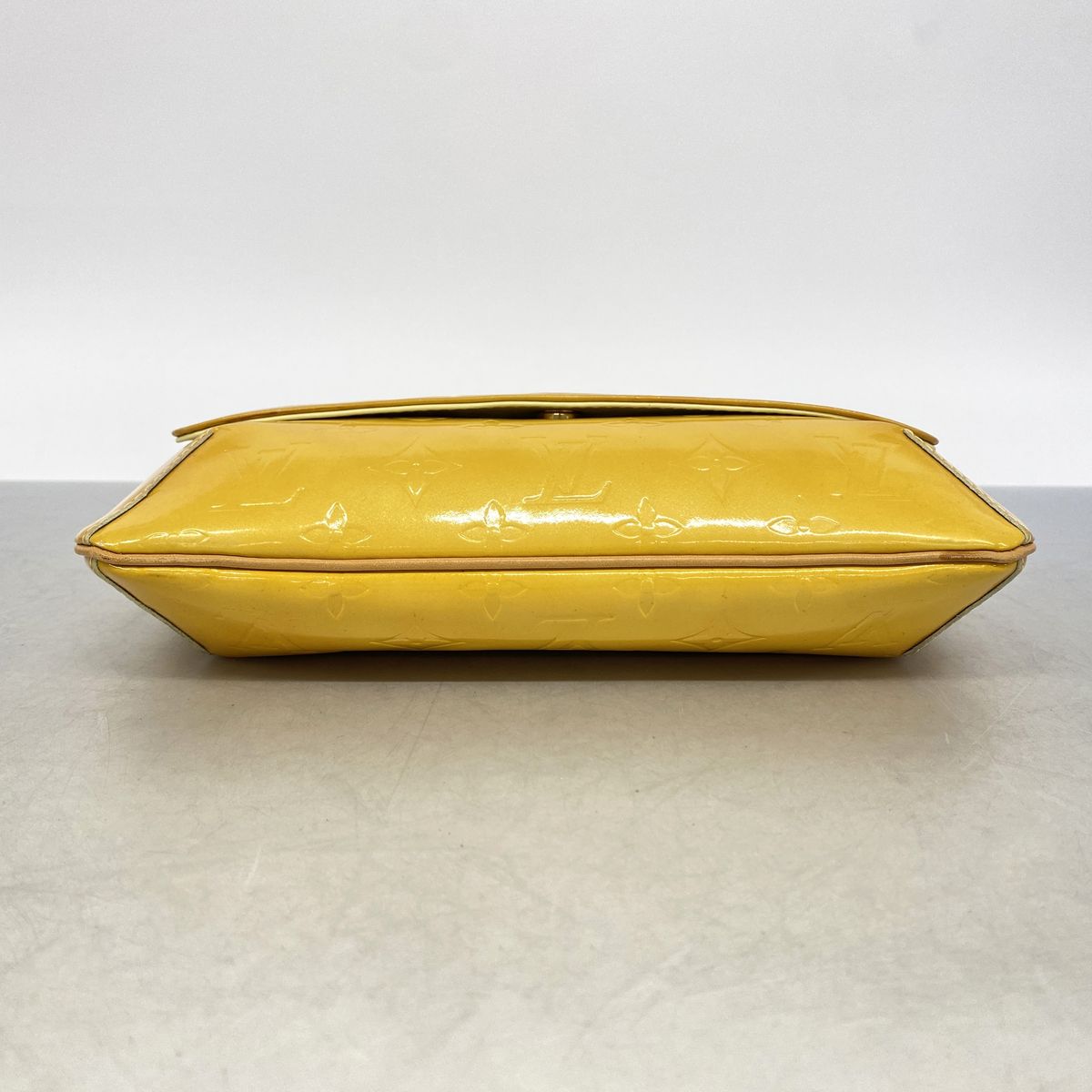 Louis Vuitton Shoulder Bag Vernis Thompson Street Lime Yellow — view 3