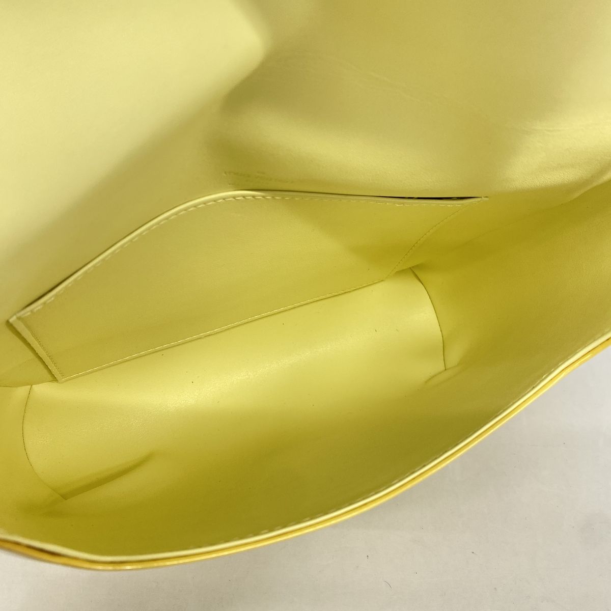 Louis Vuitton Shoulder Bag Vernis Thompson Street Lime Yellow — view 4