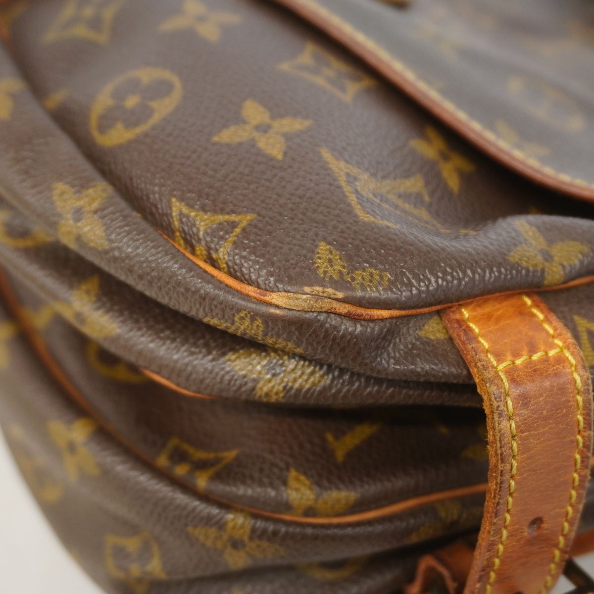 Louis Vuitton Shoulder Bag Monogram Saumur 30 Brown — view 6