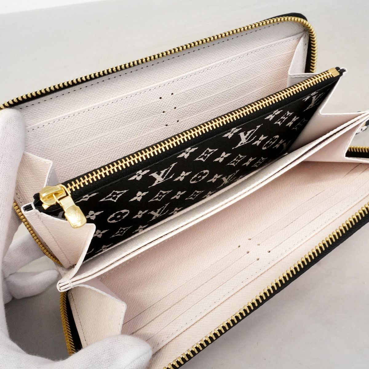 Louis Vuitton Wallet LV Crafty Zippy Cream Glitter — view 4