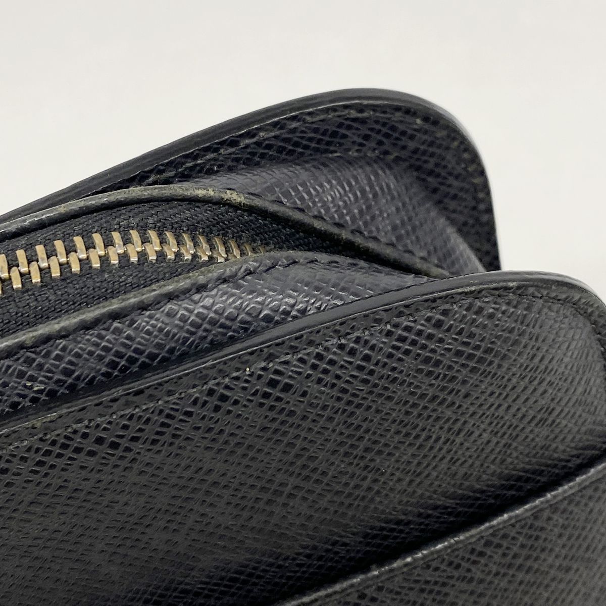 Louis Vuitton Clutch Taiga Baikal Ardoise — view 6